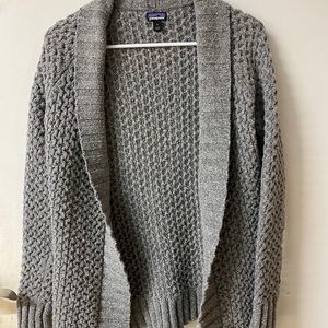 LIKE NEW PATAGONIA CARDIGAN!!!
